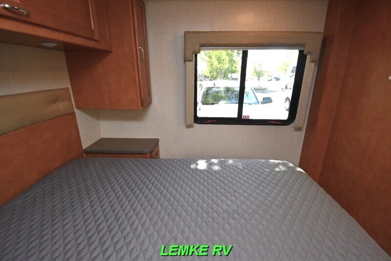 2016 Winnebago Minnie Winnie 31K   - Photo 18 - Rocklin, CA 95677