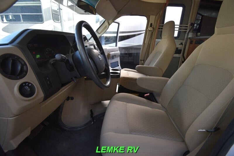 2016 Winnebago Minnie Winnie 31K   - Photo 26 - Rocklin, CA 95677