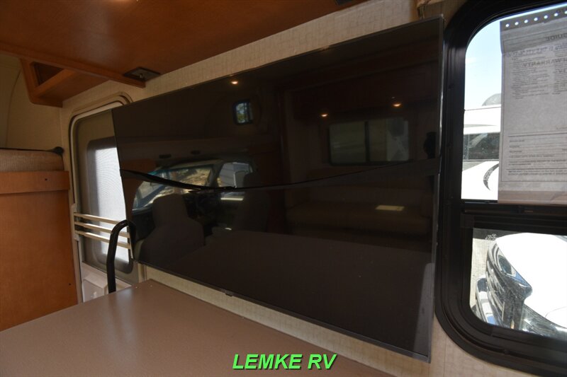 2016 Winnebago Minnie Winnie 31K   - Photo 30 - Rocklin, CA 95677