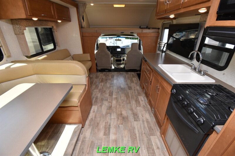 2016 Winnebago Minnie Winnie 31K   - Photo 5 - Rocklin, CA 95677