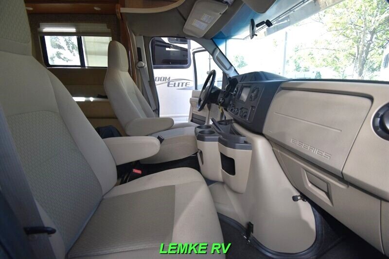 2016 Winnebago Minnie Winnie 31K   - Photo 27 - Rocklin, CA 95677