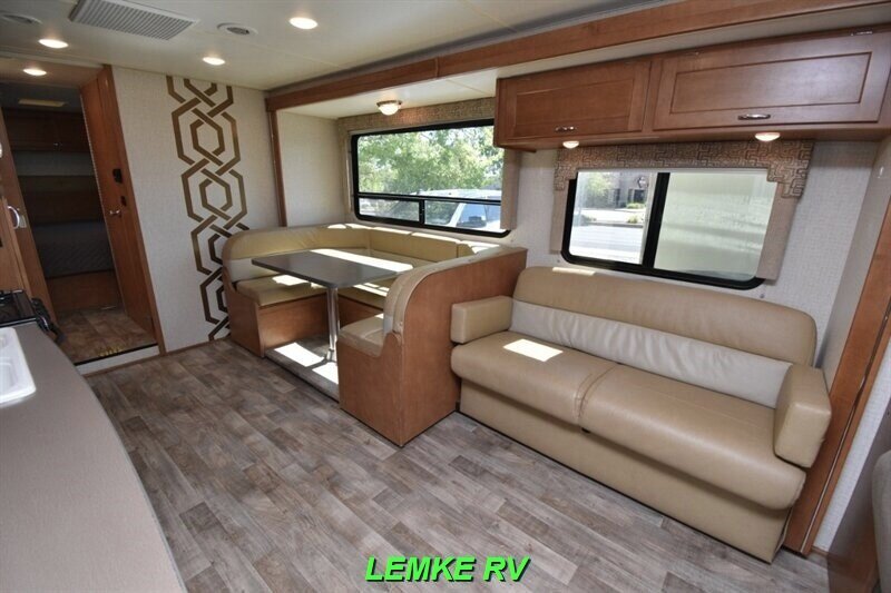 2016 Winnebago Minnie Winnie 31K   - Photo 9 - Rocklin, CA 95677