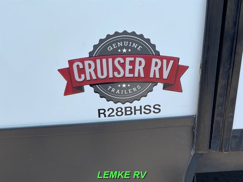 2015 Cruiser RV Radiance 28BHSS   - Photo 20 - Rocklin, CA 95677