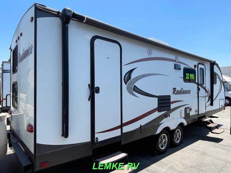 2015 Cruiser RV Radiance 28BHSS   - Photo 8 - Rocklin, CA 95677