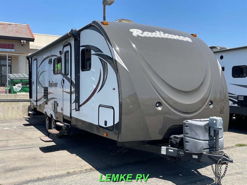 2015 Cruiser RV Radiance 28BHSS   - Photo 1 - Rocklin, CA 95677