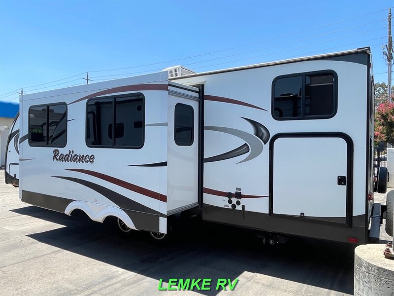 2015 Cruiser RV Radiance 28BHSS   - Photo 7 - Rocklin, CA 95677