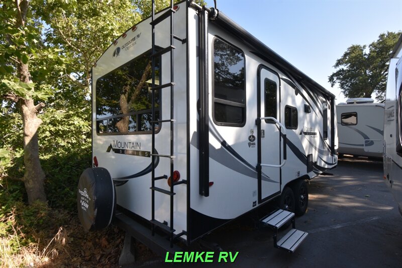 2018 Outdoors RV Creekside 21RD   - Photo 8 - Rocklin, CA 95677