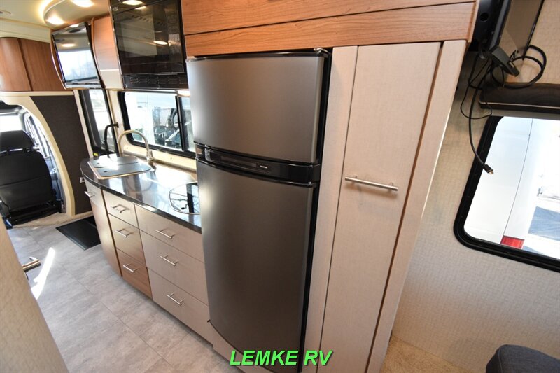 2015 Itasca Navion 24G   - Photo 24 - Rocklin, CA 95677