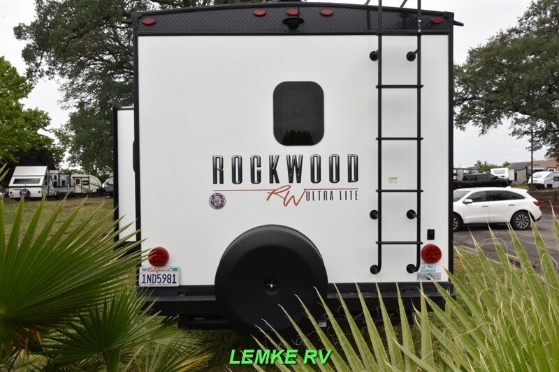 2022 Forest River Rockwood Ultra Lite 2912BS   - Photo 8 - Rocklin, CA 95677