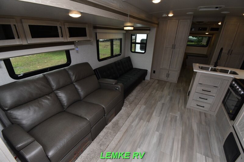 2022 Forest River Rockwood Ultra Lite 2912BS   - Photo 14 - Rocklin, CA 95677