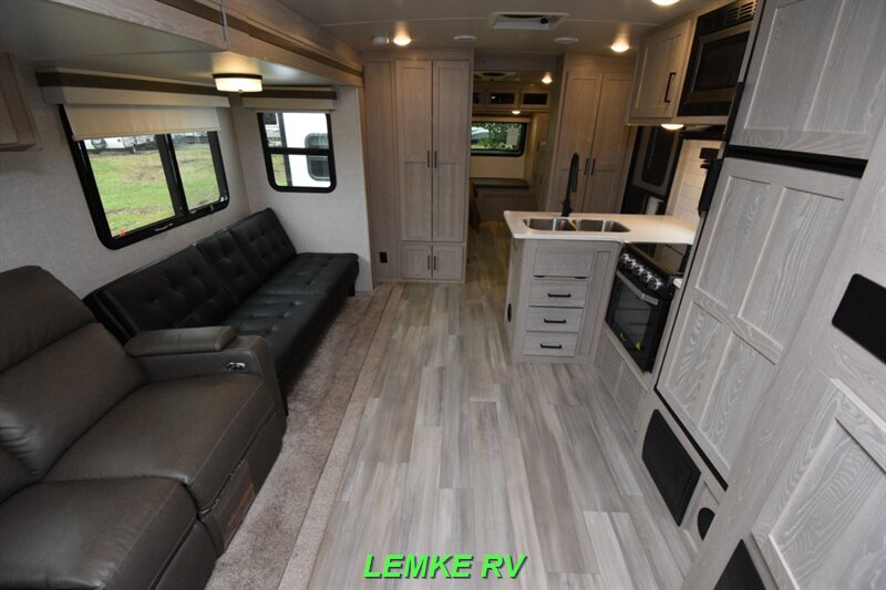 2022 Forest River Rockwood Ultra Lite 2912BS   - Photo 5 - Rocklin, CA 95677