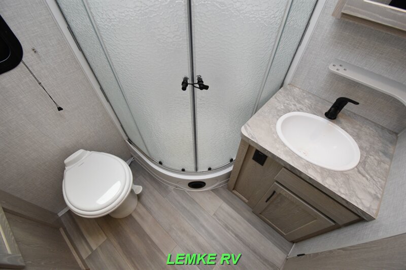 2022 Forest River Rockwood Ultra Lite 2912BS   - Photo 23 - Rocklin, CA 95677