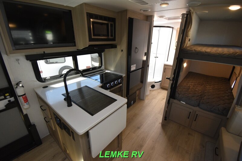 2025 Forest River Rockwood Mini Lite 2520BH   - Photo 12 - Rocklin, CA 95677