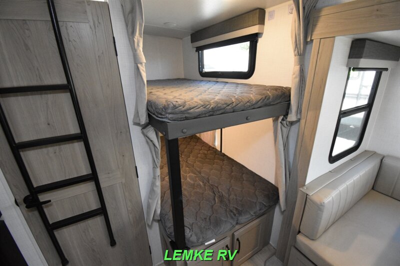 2025 Forest River Rockwood Mini Lite 2520BH   - Photo 18 - Rocklin, CA 95677