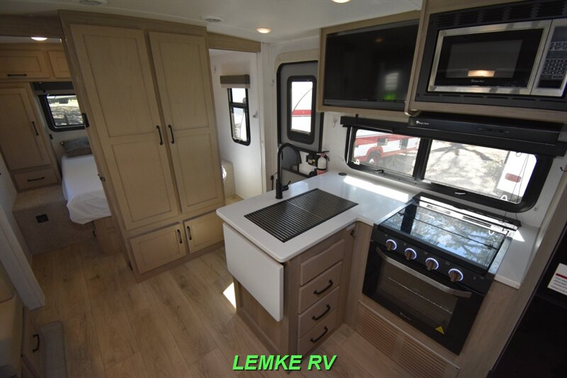 2025 Forest River Rockwood Mini Lite 2520BH   - Photo 14 - Rocklin, CA 95677
