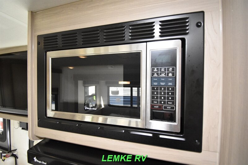 2025 Forest River Rockwood Mini Lite 2520BH   - Photo 16 - Rocklin, CA 95677