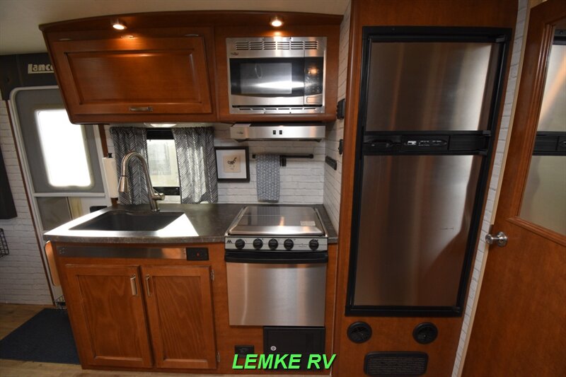 2017 Lance 1985   - Photo 19 - Rocklin, CA 95677