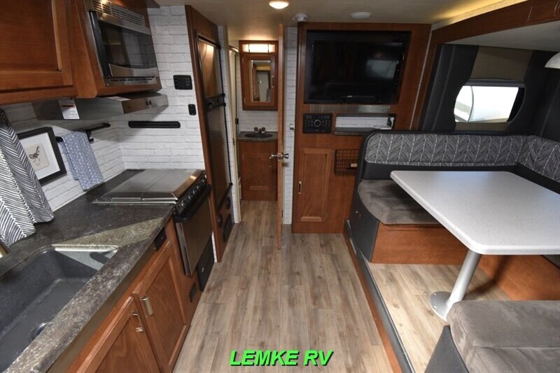 2017 Lance 1985   - Photo 5 - Rocklin, CA 95677