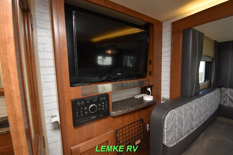 2017 Lance 1985   - Photo 22 - Rocklin, CA 95677