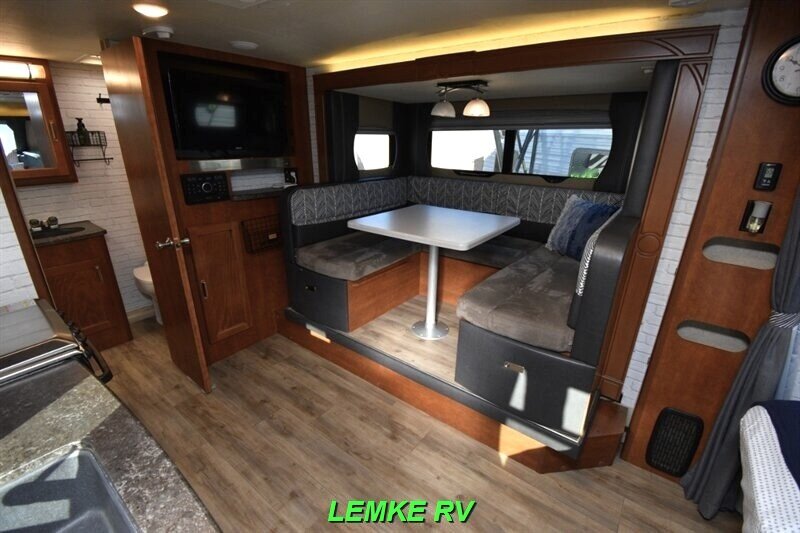 2017 Lance 1985   - Photo 12 - Rocklin, CA 95677