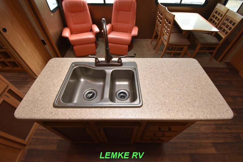 2015 Shasta Phoenix 28RBXLT   - Photo 16 - Rocklin, CA 95677