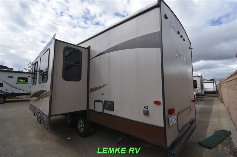 2015 Shasta Phoenix 28RBXLT   - Photo 7 - Rocklin, CA 95677