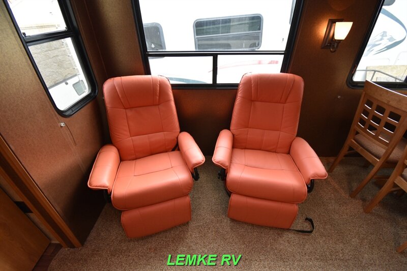 2015 Shasta Phoenix 28RBXLT   - Photo 21 - Rocklin, CA 95677