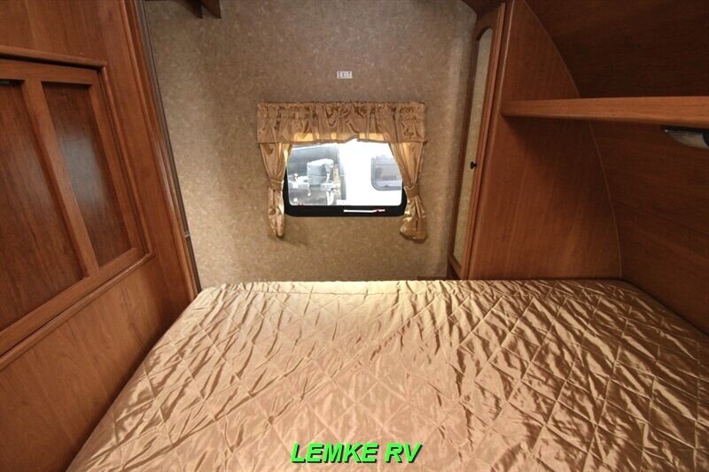 2015 CrossRoads RV Sunset Trail Super Lite 270BH   - Photo 18 - Rocklin, CA 95677
