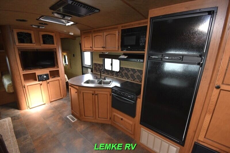 2015 CrossRoads RV Sunset Trail Super Lite 270BH   - Photo 13 - Rocklin, CA 95677