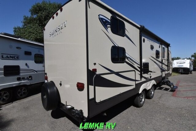 2015 CrossRoads RV Sunset Trail Super Lite 270BH   - Photo 9 - Rocklin, CA 95677