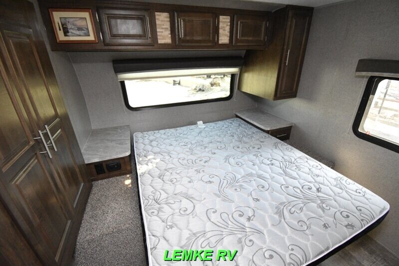 2020 Forest River Rockwood Mini Lite 2511S   - Photo 17 - Rocklin, CA 95677