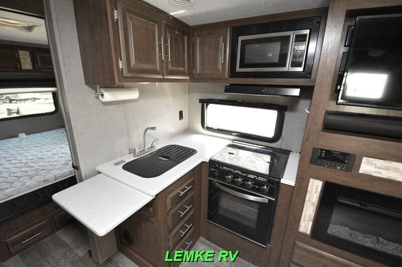 2020 Forest River Rockwood Mini Lite 2511S   - Photo 14 - Rocklin, CA 95677