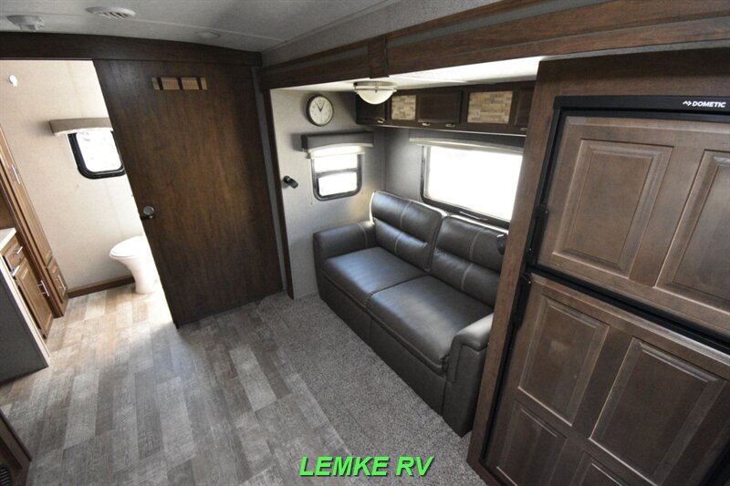 2020 Forest River Rockwood Mini Lite 2511S   - Photo 14 - Rocklin, CA 95677