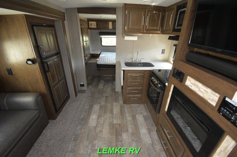 2020 Forest River Rockwood Mini Lite 2511S   - Photo 5 - Rocklin, CA 95677