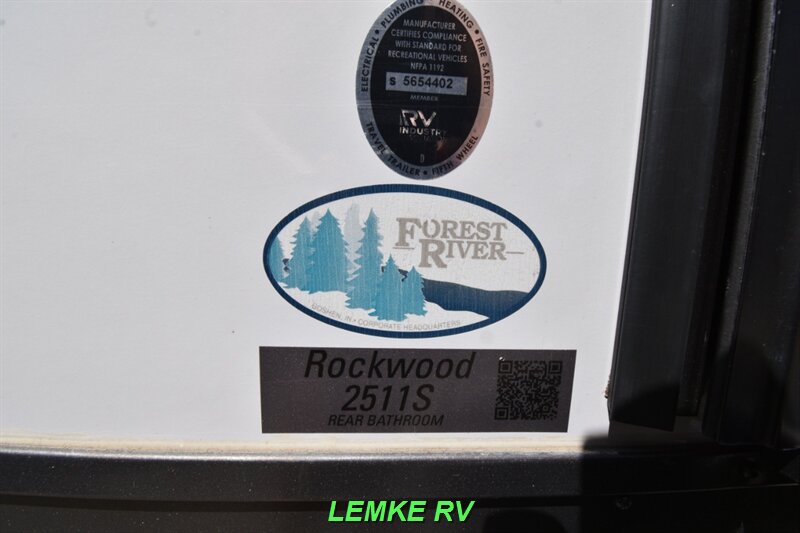 2020 Forest River Rockwood Mini Lite 2511S   - Photo 10 - Rocklin, CA 95677