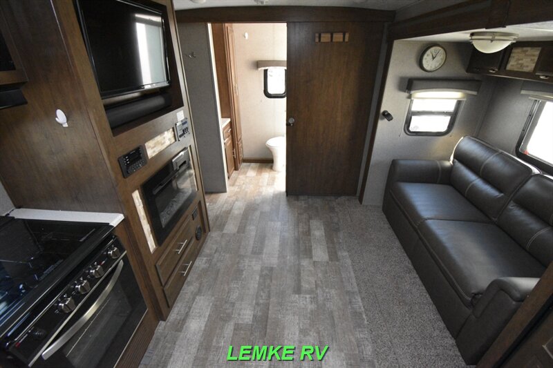 2020 Forest River Rockwood Mini Lite 2511S   - Photo 2 - Rocklin, CA 95677