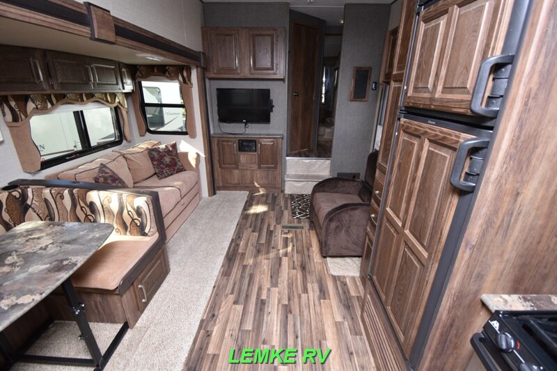 2015 Keystone Cougar Half-Ton 279RKSWE   - Photo 5 - Rocklin, CA 95677