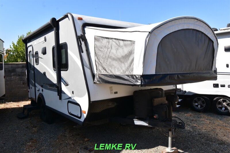 2016 Jayco Jay Feather X17Z   - Photo 2 - Rocklin, CA 95677