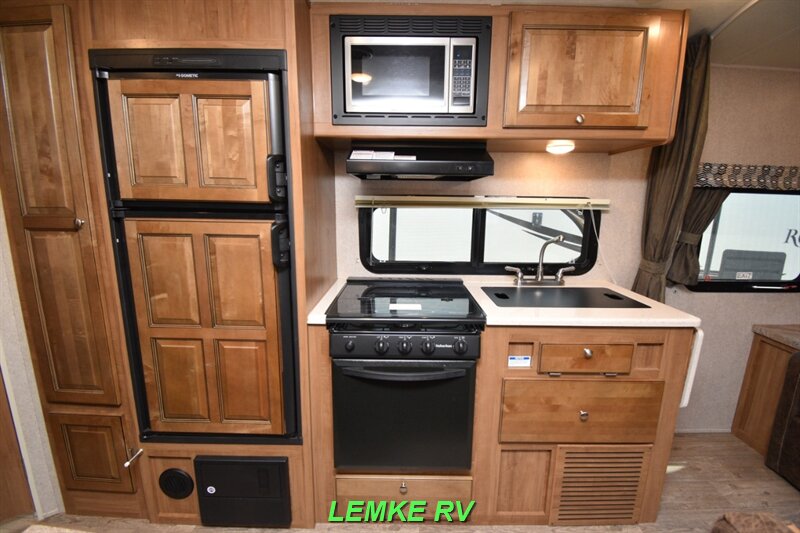 2018 Forest River Rockwood Mini Lite 2508BH   - Photo 14 - Rocklin, CA 95677