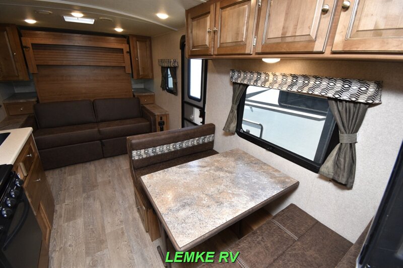 2018 Forest River Rockwood Mini Lite 2508BH   - Photo 13 - Rocklin, CA 95677