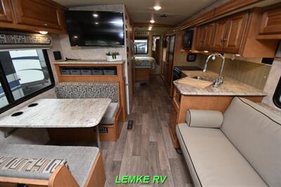 2019 Winnebago Vista 29VE  