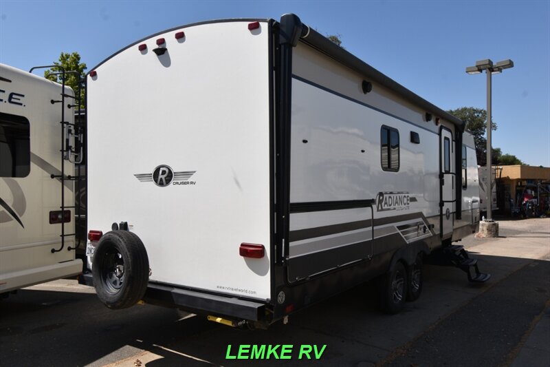 2020 Cruiser RV Radiance Ultra-Lite 26KB   - Photo 9 - Rocklin, CA 95677