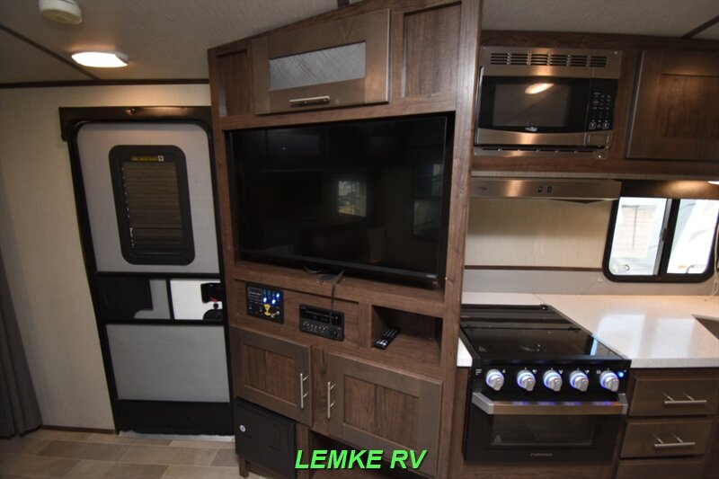 2020 Cruiser RV Radiance Ultra-Lite 26KB   - Photo 22 - Rocklin, CA 95677