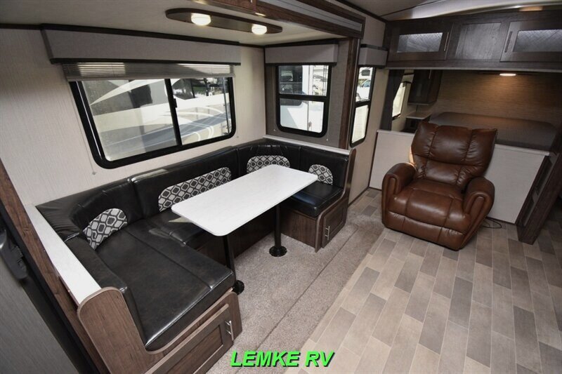 2020 Cruiser RV Radiance Ultra Lite 26KB   - Photo 13 - Rocklin, CA 95677