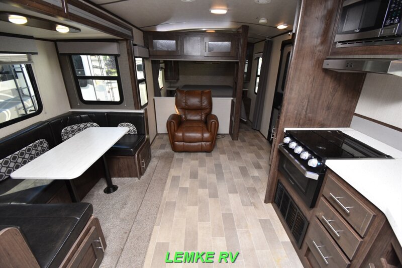 2020 Cruiser RV Radiance Ultra-Lite 26KB   - Photo 5 - Rocklin, CA 95677