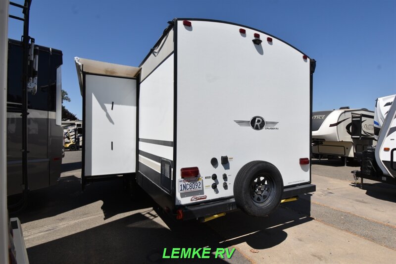 2020 Cruiser RV Radiance Ultra-Lite 26KB   - Photo 7 - Rocklin, CA 95677