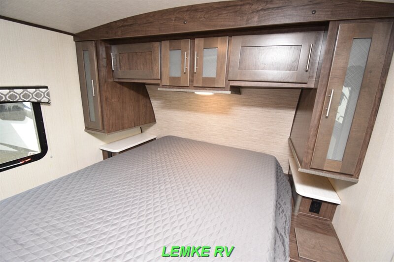 2020 Cruiser RV Radiance Ultra-Lite 26KB   - Photo 16 - Rocklin, CA 95677