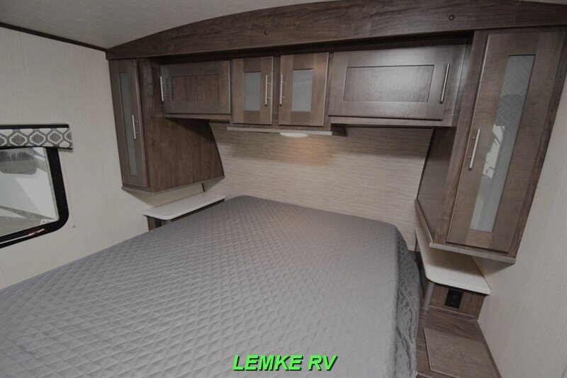 2020 Cruiser RV Radiance Ultra Lite 26KB   - Photo 17 - Rocklin, CA 95677