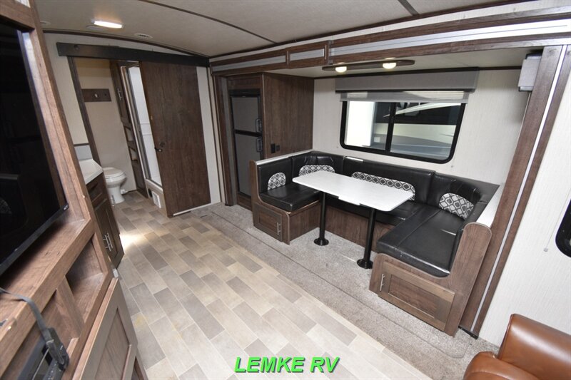 2020 Cruiser RV Radiance Ultra-Lite 26KB   - Photo 11 - Rocklin, CA 95677