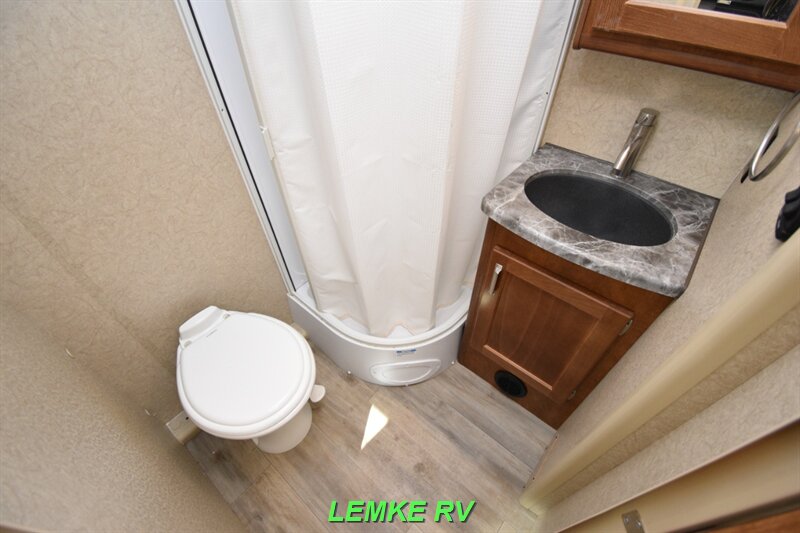 2021 Lance 1995   - Photo 20 - Rocklin, CA 95677